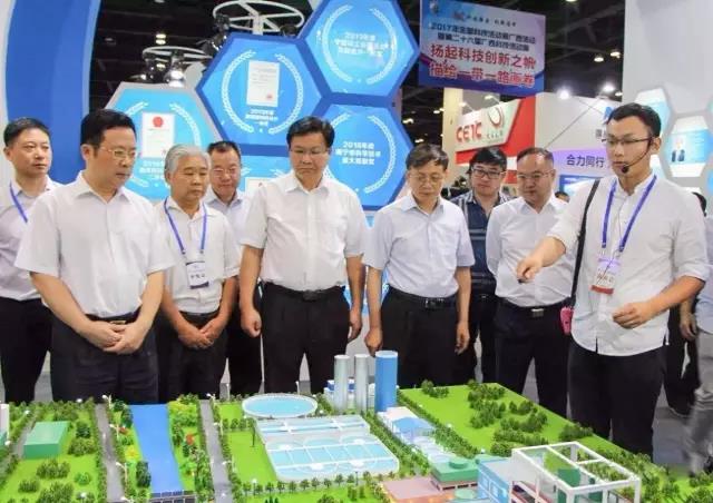 1542695051286514.jpg 广西壮族自治区党委副书记侯建国(右三),广西壮族自治区副主席黄日波(前排左三),广西科技厅党组书记、厅长曹坤华(右二)等领导莅临博世科展位,详细了解公司创新发展成就。-8f874aef-46b2-4f0a-84f4-012aa3be66a7.jpg